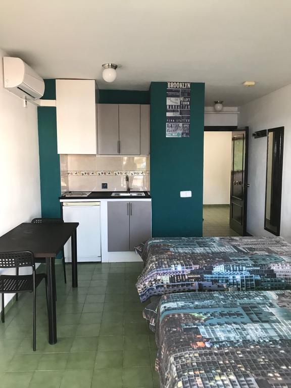 Coconut Apartments - Adults Only Magaluf  Dış mekan fotoğraf